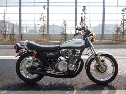 バイクショップ コンボイ / Z1/Z2/KZ900/Z750FOUR 手曲げショート管〔黒〕〔代引き発送不可〕